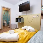 Lemon & Guesthome *