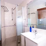 Lemon & Guesthome מלון